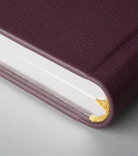 Hieronymus notebooks leather notebook h4 cow leather plum a004070 detail1